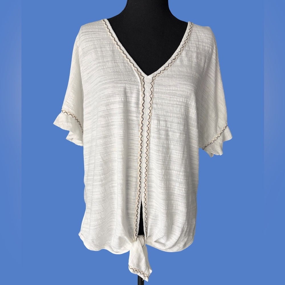 Max Studio White Textured Tie-Front V-Neck Top